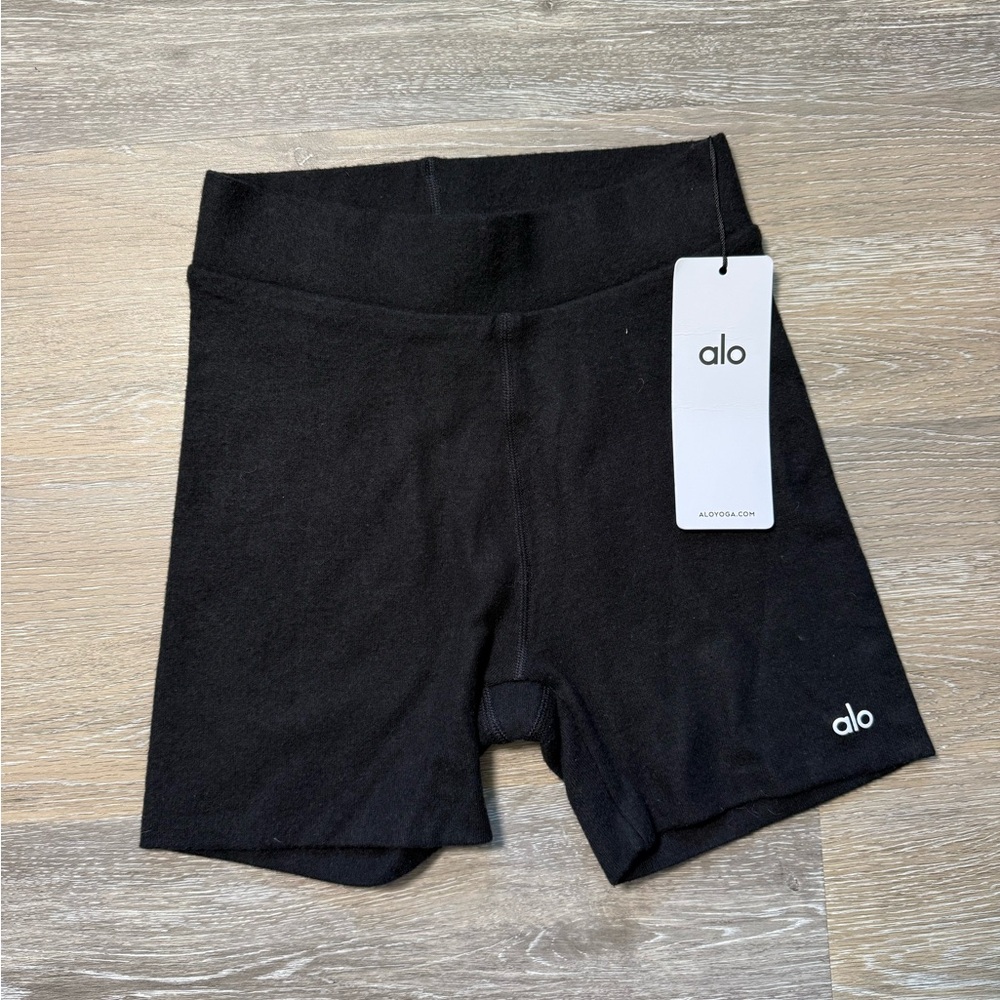Alo Yoga Alolux HW Me Time Short - Black